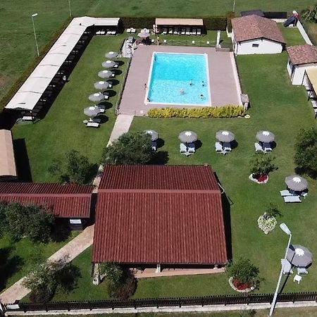 Hotel Piscina La Suite Prossedi Exterior photo